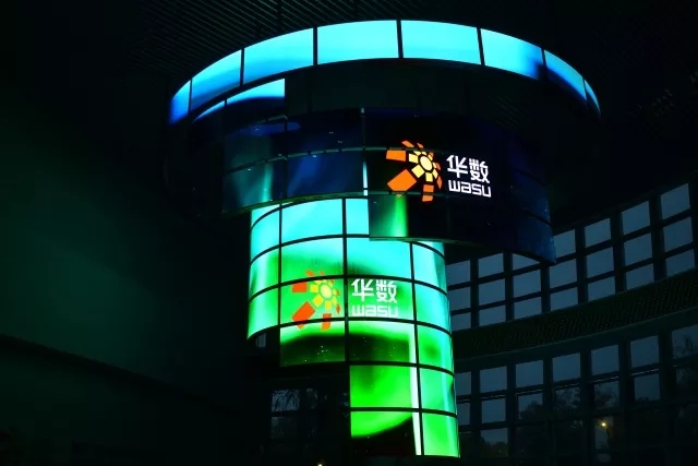 中國首例OLED雕塑驚艷亮相華數展廳 炫酷科技演繹有線創新