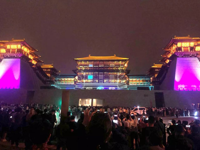 古今輝映，光影再現(xiàn)應(yīng)天門——巴可工程投影機打造應(yīng)天門樓體投影秀