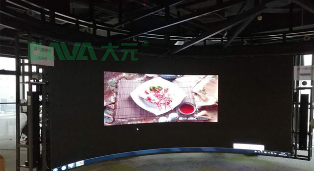 大元智能打造深圳灣P1.25 360°旋轉屏