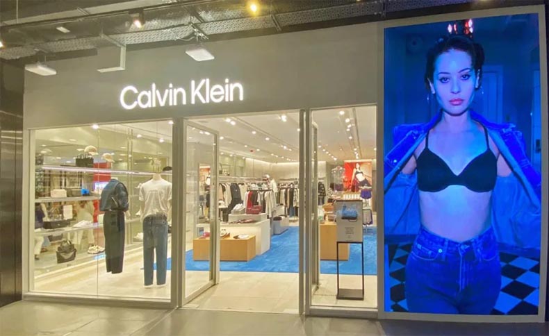 ߶۰:wLED@ʾĿ֮Cavlin Kleinɳ׵